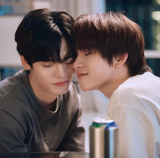 Foto dos DuangQin, personagens do BL Duang with you